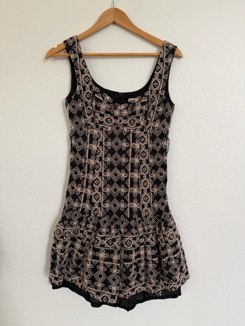 Nanette Lepore Black and Beige Patterned Scoop Neck Mini Dress - Picture 2 of 7